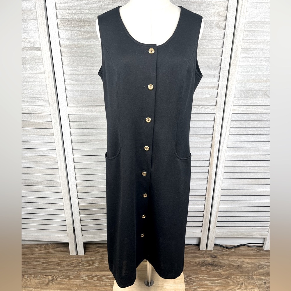 Vintage Union Made Sleeveless Shift Dress Black w Gold Buttons-16